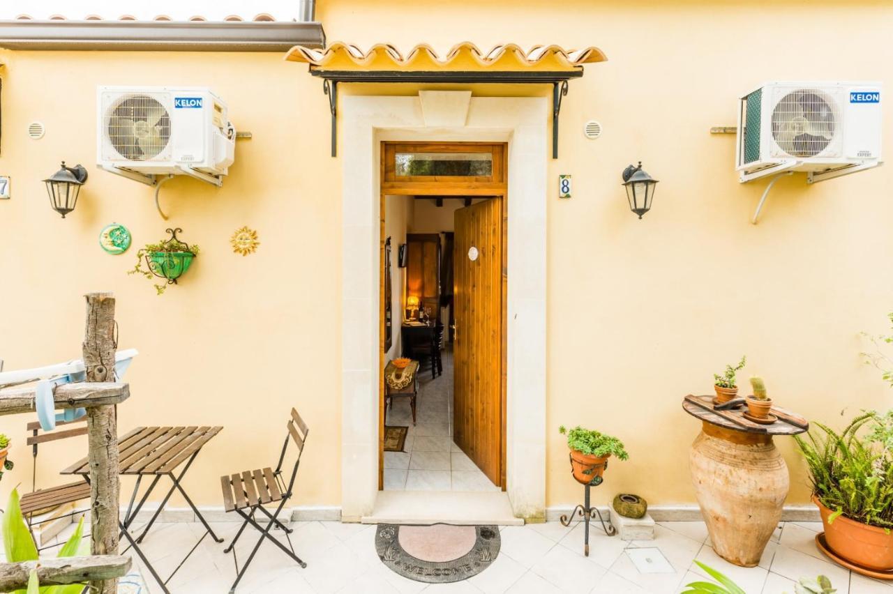 Agriturismo Monte Criscione アヴォラ エクステリア 写真