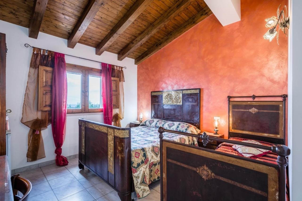 Agriturismo Monte Criscione アヴォラ エクステリア 写真
