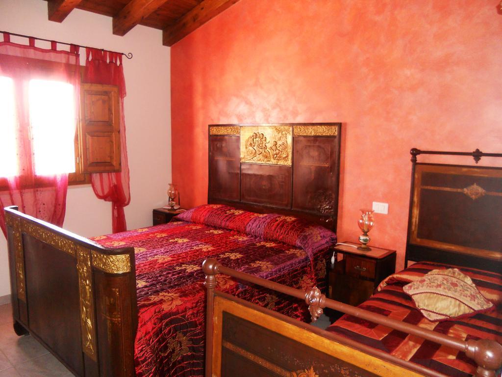 Agriturismo Monte Criscione アヴォラ エクステリア 写真